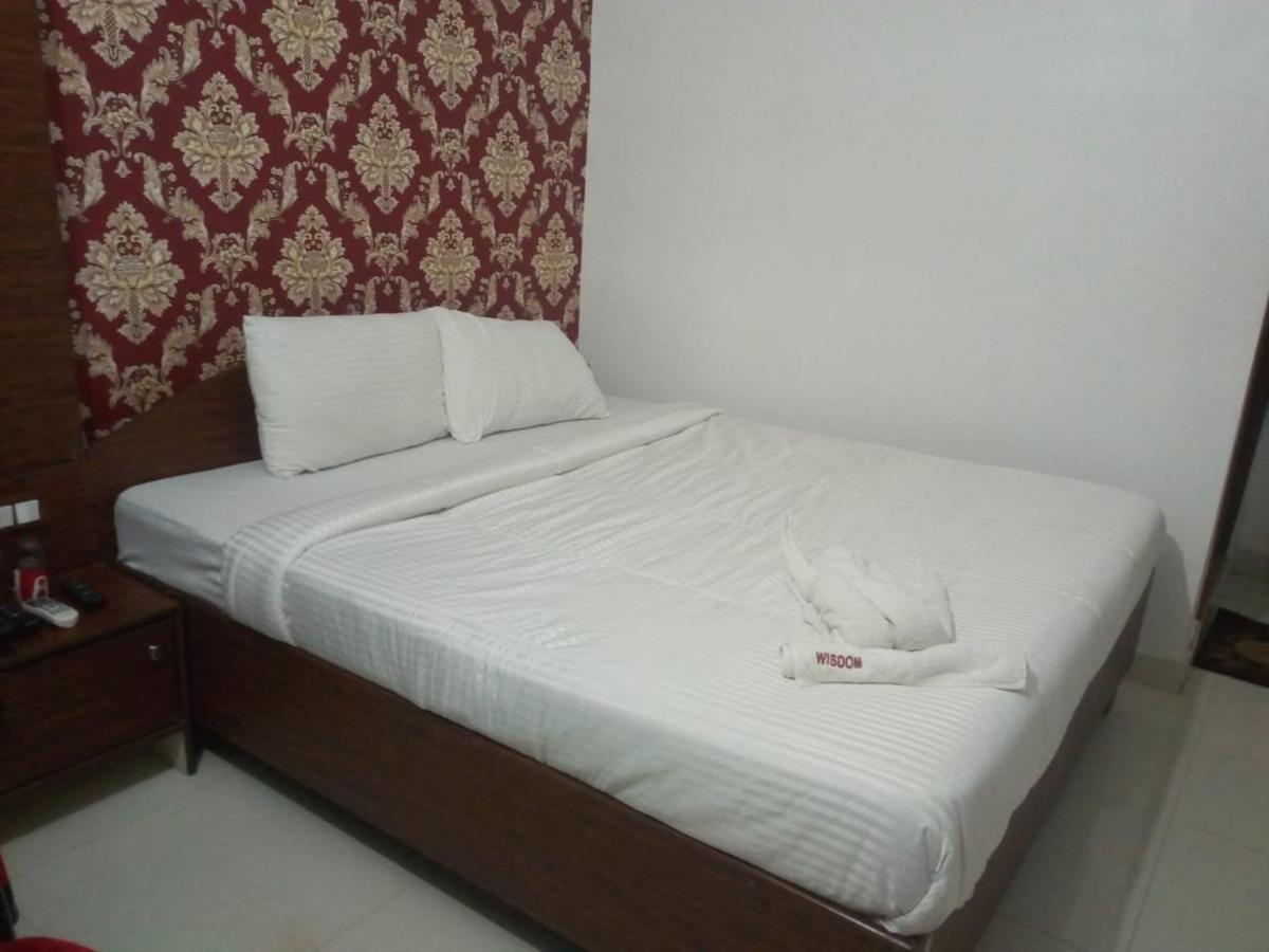 Hotel Wisdom Celebration Motihari Exterior foto