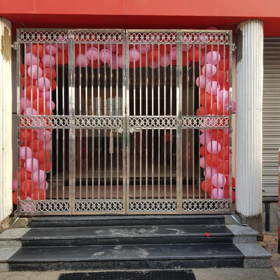 Hotel Wisdom Celebration Motihari Exterior foto